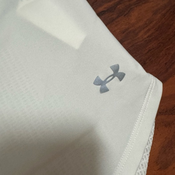 Under Armour White Short Sleeve Top - Picture 2 of 4